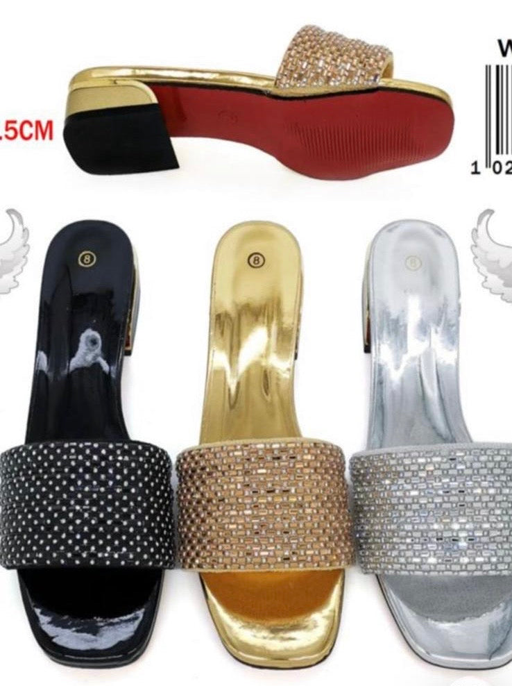 Women low heel slippers